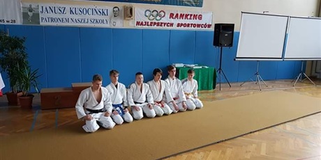 Powiększ grafikę: apel-podsumowujacy-sezon-sportowy-2019-160955.jpg